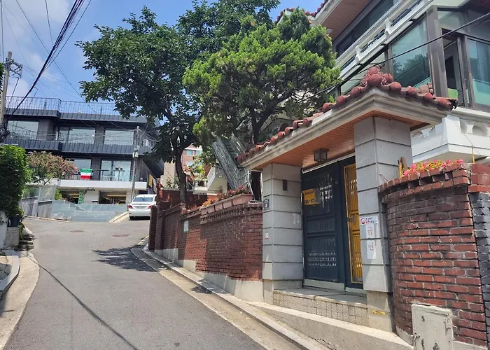 Newly Renovated Hidden Gem #2 Villa *
